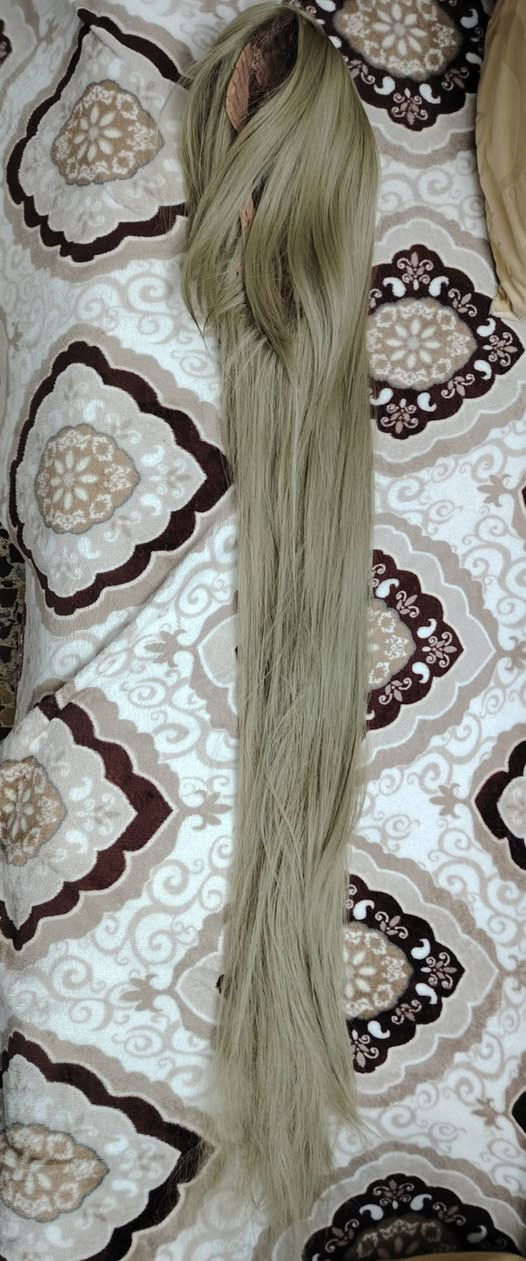 باروكة • أشقر رمادي • مستعملة مره