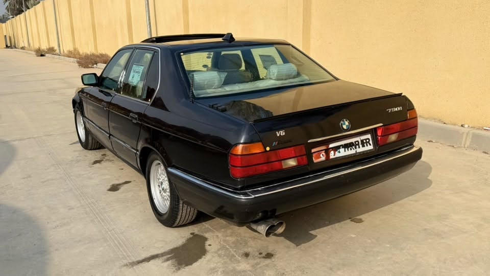 Bmw 730 موديل 1992
نضيفة جدا كهربائيات كلها بلادية محرك وگير كفالة مصبوغة عام بدون ضربة جاهزة من كلشي رقم انبار بأسمي 
مكان السيارة الفلوجة 
السعر 63 وبيها مجال 
***********

