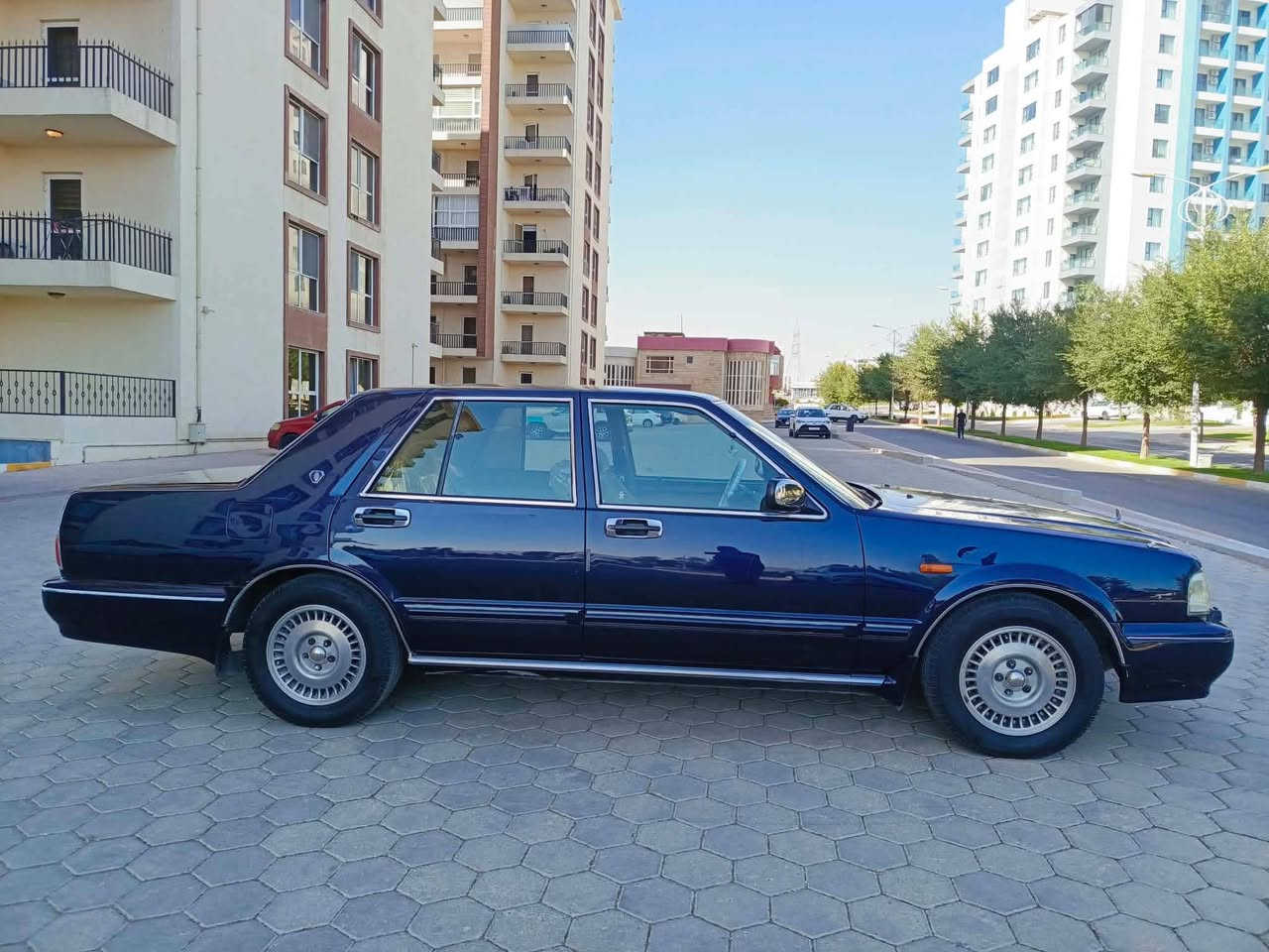 نیسان سیدریک مۆدێل 2001،،
ئاڕمی پلاستیکی سلێمانی،،،
گێڕ عادی،تەبرید گەرم وسارد،،
بێ بۆیاغ،،،بێ لێدران،،،،،،
مەکینەو گێڕی بەشەرت،،،،
هەمووگیانی وەکو شەریکە یە
ئەلەرم وزەربی سویچەکەی ماوە،،،هەموو گیانی کارەکات،،
سیعری( 42 )گەڵا ومعاملە،،،
گۆڕینەوە،،،فرۆشتن،،،
سەیارەکە هی من نیە تەلەفون بۆ خاوەنی بکەن جوابی کۆمێنت و نامە نادەمەوە ***********
