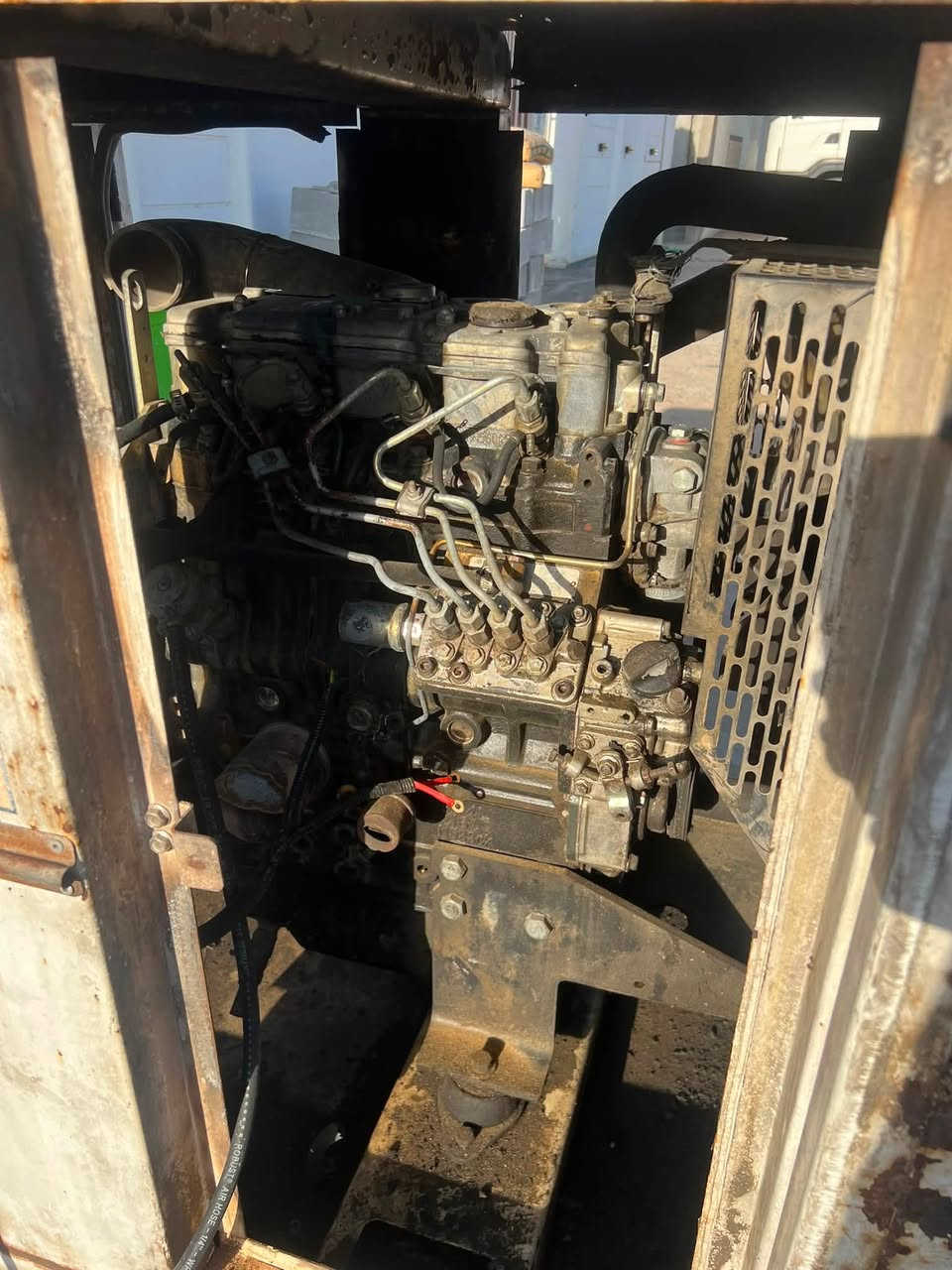 بيركنز بريطاني مكينه ملف جدد ليروي سومر الاصلي مكينه نضيفه 20KV كاتم كاز السعر ٢٣ وبيها مجال بسيط العنوان البصرة الزبير ***********
