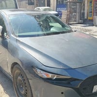 للبيع... مازدا # 3 هاجباك موديل2024 رقم اللوت 52748755 داخل احمر  خارج...