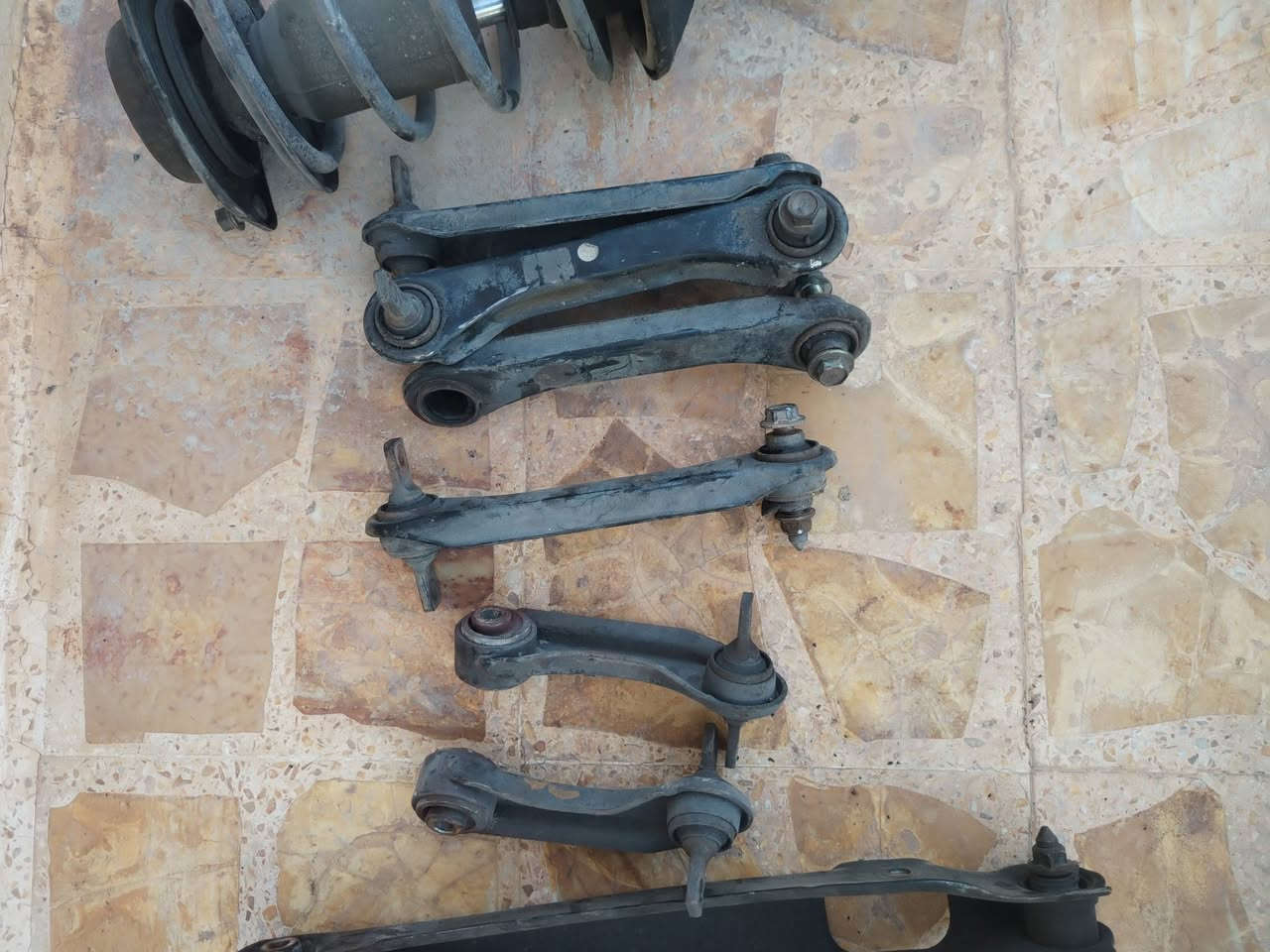 ادوات بروتون ويرا كصه متوفر نضافه شرط المكان الموصل توصيل موجود شرط كصه . اسعار حلوه *********** الاتصال . .. واتس اب ***********
