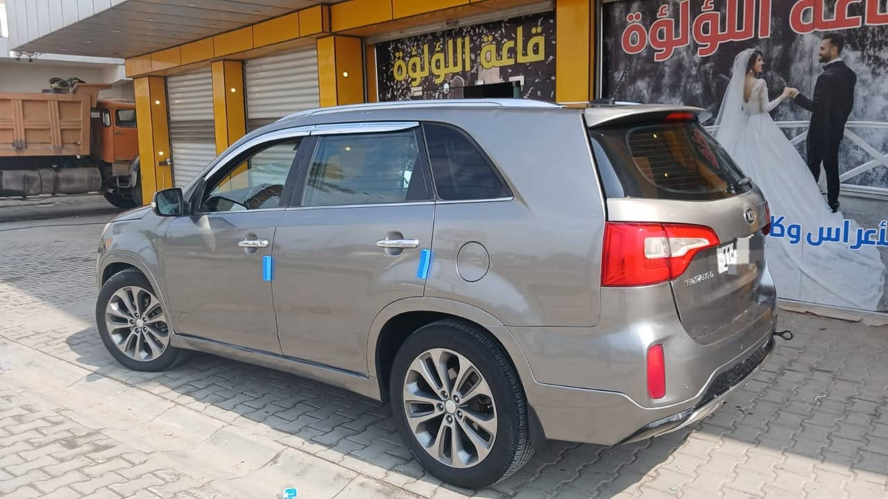 سلام عليكم للبيع فقط
سعر 🛑🛑129🛑🛑 للاستفسار ***********
كيا سورنتوSx موديل 2015 بسمي رقم بغداد دولي مشروع وطني تحويل وين ما يعجبك مكان  السيارة بغداد  بيه صبغ باب السائق او جاملغ امامي جه السائق فقط رش

1. 🔥 6 سلندر
4. 🚙 فورويل AWD
5. 🌟 بانوراما
6. 7 راكب .3 قطع تبريد
7. قير أوتوماتيك 6 سرعات
8. مانع انزلاق
9. 🔑 تشغيل بصمة Push Start
10. دخول ذكي Smart Key
11. جلد Nappa
12. مقاعد أمامية كهربائية
13. خزن ميموري للكرسي
14. خزن ميموري للمرايات
15. ❄️ تبريد وتدفئة المقاعد الأمامية
16. تبريد المقاعد
17. تدفئة المقاعد الخلفية
18. تحكمات ستيرن
19. ستيرن مدفأ
20. تحكم كهربائي بالستيرن
21. مثبت سرعة
22. تحكم صوت واتصال من الستيرن
23. 📱 شاشة كبيرة لمس
24. ملاحة Navigation
25. 📷 كاميرا خلفية
26. 📷 كاميرا دوارة 360 درجة
27. حساسات أمامية وخلفية
28. 📡 رادارات أمامية وخلفية
29. رادار مراقبة النقطة العمياء
30. رادار تحذير مغادرة المسار
31. رادار أمامي للتصادم
32. رادار مثبت سرعة متكيف
33. نظام تحذير التصادم الأمامي
34. نظام الفرملة الطارئة
35. بلوتوث
36. USB
37. AUX
38. 🔊 نظام صوت 12 سماعة
39. تكييف أوتوماتيك Dual Zone
40. تكييف خلفي
41. تحكم مستقل للتكييف الخلفي
42. بردات خلفية
43. ستائر للصف الثاني
44. 🚘 جنطة كهرباء
45. مرايات كهربائية
46. مرايات مدفأة
47. مرايات شفط وطي كهربائي
48. إشارات LED بالمرايات
49. 💡 LED أمامي
50. 💡 LED خلفي
51. أنوار ضباب
52. أنوار أوتوماتيك
53. يدات ضوئية
54. دوسات ليزرية
55. جنوط كروم 19 إنچ
56. سبويلر خلفي
57. كروم خارجي
58. دبل عادم
59. 3 صفوف
60. الصف الثاني قابل للطي
61. الصف الثالث قابل للطي
62. كراسي خلفية قابلة للطي
63. منافذ كهرباء
64. محول كهرباء 115V
65. شاشة عدادات TFT
66. كمبيوتر رحلات
67. 🛡️ ABS مانع انغلاق الفرامل
68. EBD توزيع إلكتروني للفرامل
69. ESC نظام الثبات الإلكتروني
70. Hill Start Assist
71. 6 Airbags
72. نظام التحكم بالدفع والعزم AWD
73. قفل الدفرنس الوسطي
74. Torque Vectoring
75. تخم تاير كور
