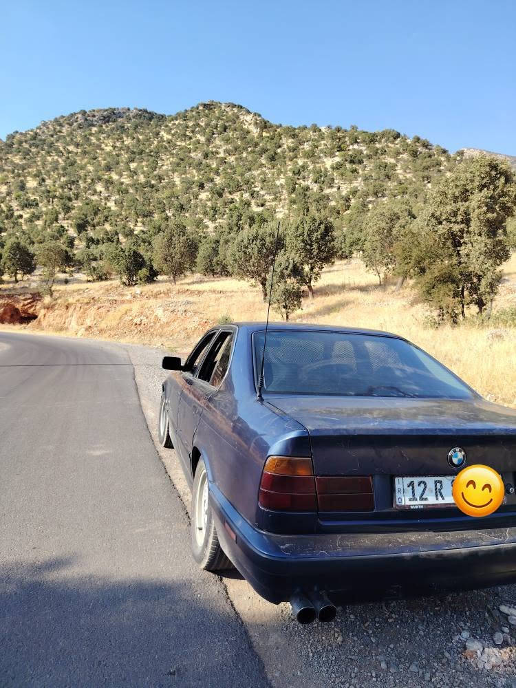 السلام عليكم
BMW للبيع
موديل 91
حجم 525i
محرك كير شرط
محرك كبس 
كير توماتيك
جامات 4 كهرب
السقف مطوز بس
تبريد شغال 
تتدفئه شغاله
طخم تاير جديد 
شرط التحويل
هزا جديده
السعر 60 وبي مجال
***********
*********** موصل, نينوى
