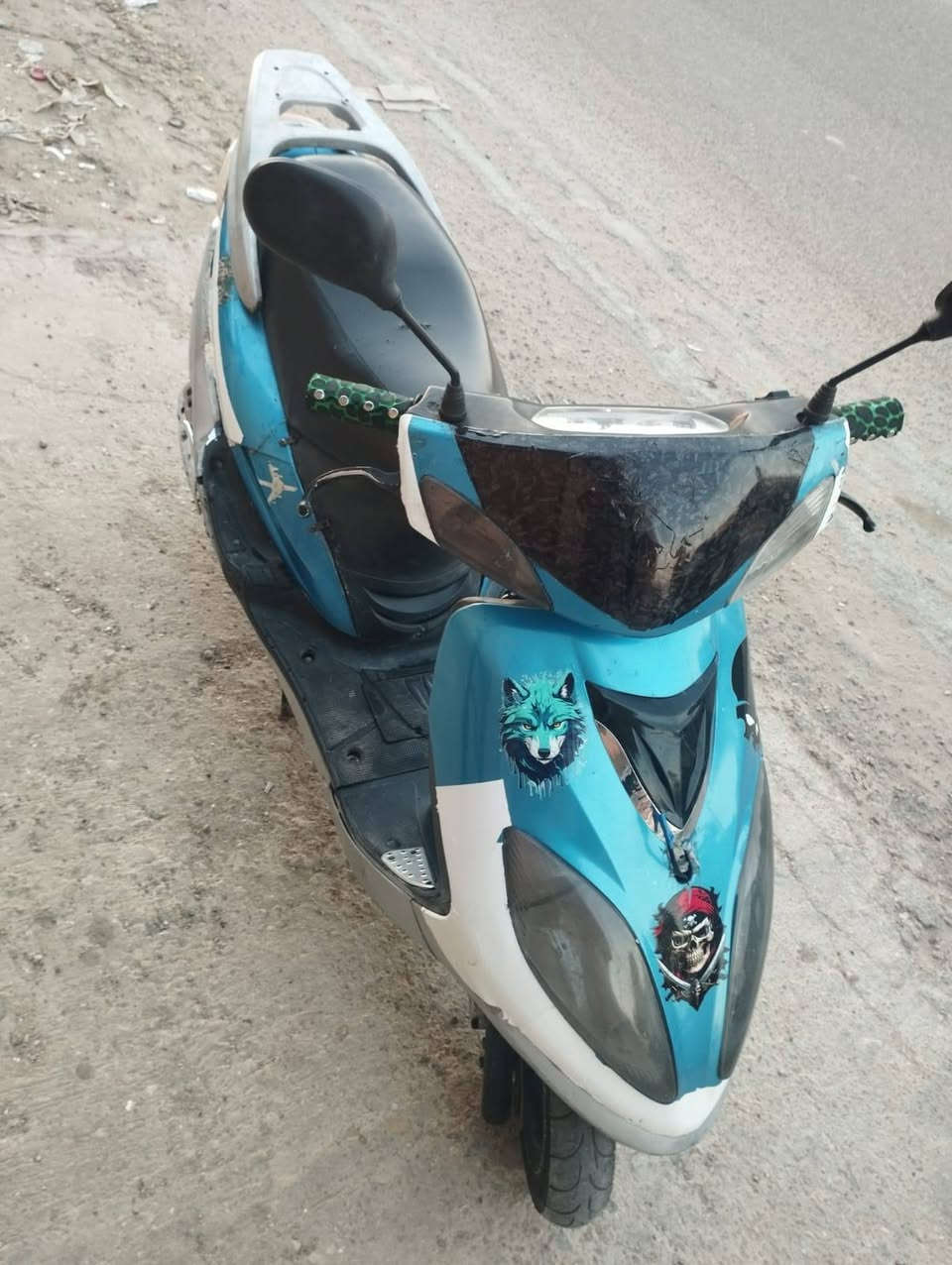 موطور للبيع سايم رص ابو عيون مسجل عربي كامل  السعر 900 وبي مجال للاتصال ***********
