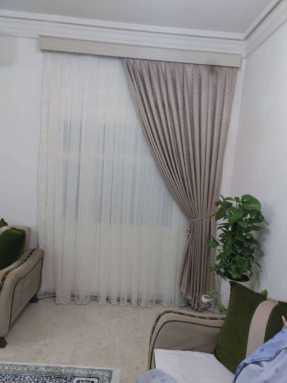 تم تنصيب ستائر بقريه الغدير الأولى وباقي المجمعات 
ظل للستائر العنوان قريه الغدير الأولى قرب البازار للاستفسار ***********
