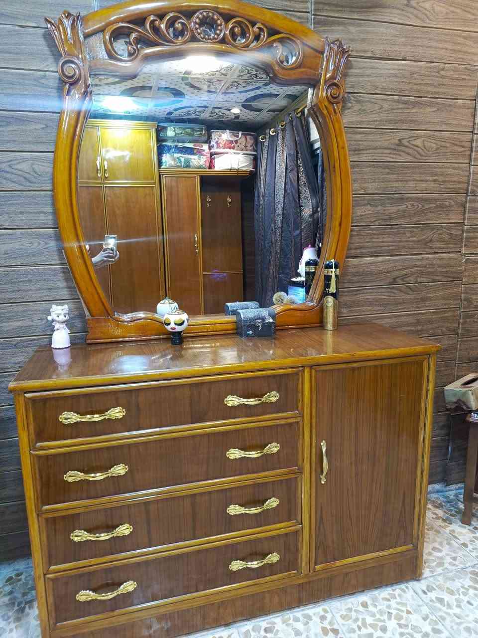 غرفه نوم للبيع نضافتها 90بلميه غرفه خشب صاج ثقيل تزكام مو سوقيه وياها دوشك جديد درجة اولى سعرها 950غرفه خمس بيبان للتواصل ***********
