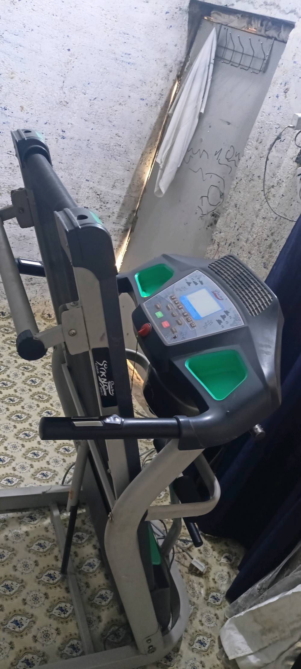 جهاز جري للبيع السعر 200 المكان الزبير رقم الهاتف ***********