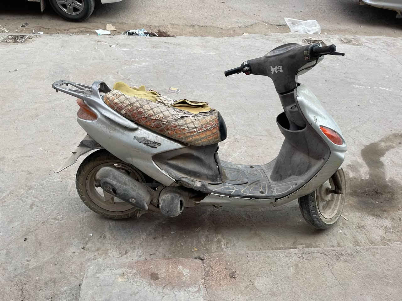 سلام عليكم دراجه أكزز للبيع دراجه شغاله من الطول للطول فقط عوزه باتري  سعر ٢٥٠ او بيه مجال المكان قرنه شارع الجمهورية مقابيل بنايه جاسم ابو الببسي رقم الهاتف ***********
