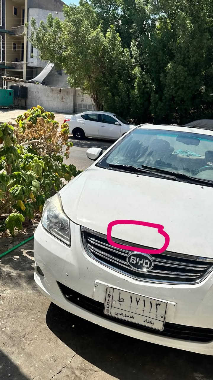 السلام عليكم BYD G3  للبيع 2016
السيارة بيها ضرب موضح بلصورة بخشم البنيد بارد و التكمه البين البابين معجون و حار
السيارة ماشيه75 الف كيلو
السيارة كلشي بيها شغال تبريد ثلج و نضيفة 
بصمة
فتحة
دخول ذكي
اشاير بلمري
رقم بغداد باسمي 
سعرها57 وبيه مجال للطيبين
بغداد المشتل
***********
