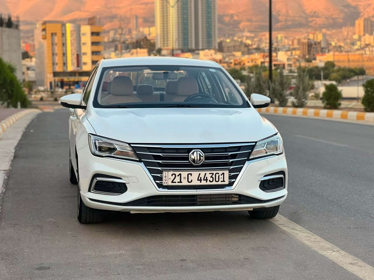 mg5 standard plus 2024
مواسەفاتی ستاندار پلەس 
شاشەو تەحەکوماتی سەر سوکان 
کۆمەڵێک مواسەفاتی تر 
هەموو گیانی بەشەرت 
تەنها ٣٣ هەزار ڕۆشتوە
سفری شەریکەی حەیدەر
وەک دەقی شەریکە ماوەتەوە
بێ بۆیاخ بێ سارد بێ تەرزەتەنها دۆسەی لای سەکن یەک قەڵەم کاری بچوکی پێوەیە لەگەڵ چەمەلەخی لای سایەق یەک پەنجە قوپاوی کە دیار نیە پێوەی ڕەسمی سۆنەریم داناوە.
سەیارەکە بۆیاخ تەنکە 
هەموو تەفاسیلێکم نوسیوە .
تەحویل و خرامەی بەشەرت
نرخی ١٠٣ گەڵاو مەجالێکی کەم 
***********
واتسئاپ
