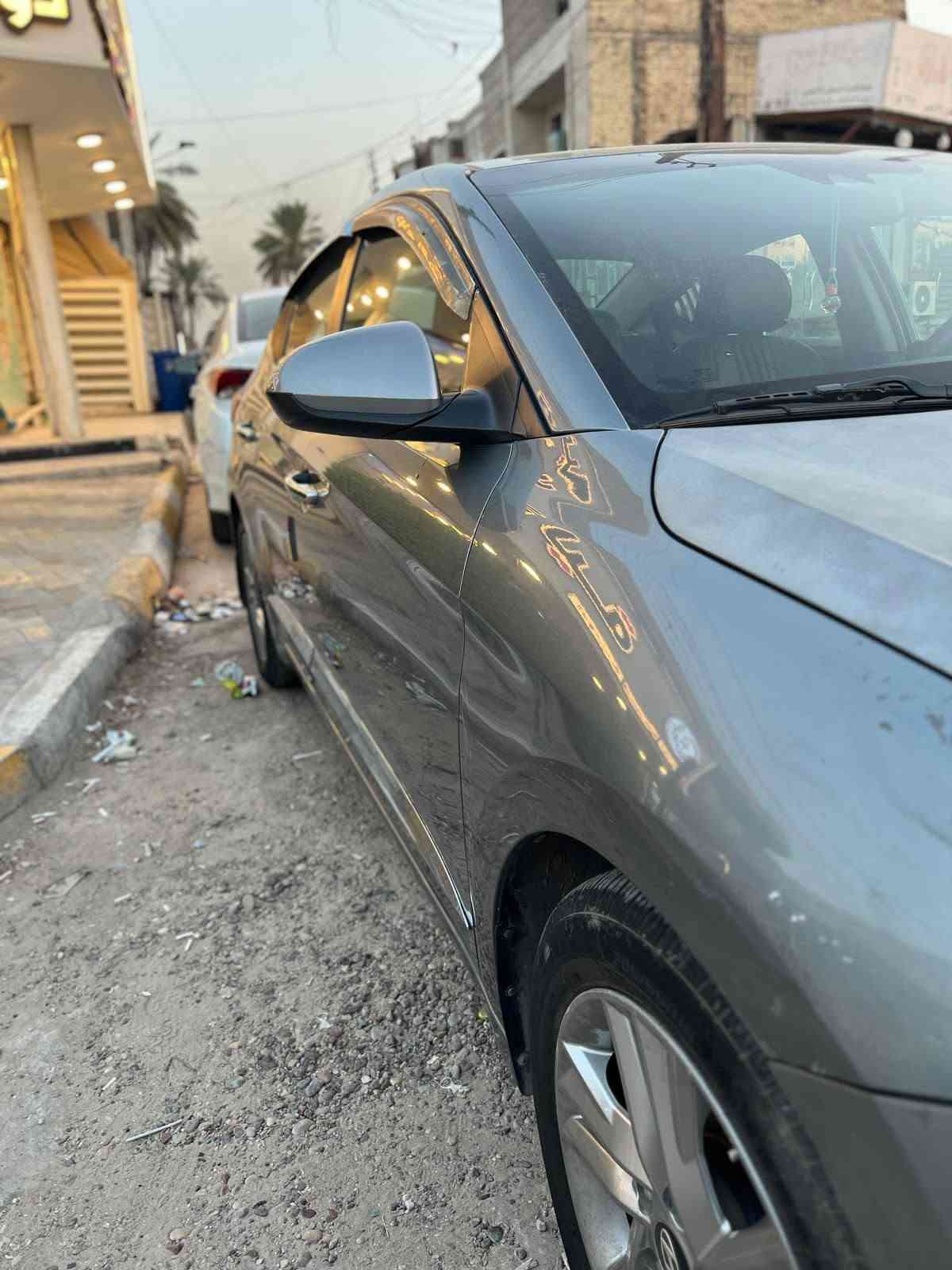 هيونداي النترا للبيع 2019 وارد أمريكي:
سويج
رادار
تحكم ستيرن
تحديد مسار
نظام ABS
كير A/T
بدون فتحة وبدون بصمة
إيربك سليم بالكامل وبلادي
الضرر (بنيـد)  ما بيها تبديل قطع أبد 
عدا البنيد 
ماشية 73 الف ميل
منظومة دكشن وحجر بيئة كاملة مكملة
سيارة مال بيت ممتعوبة أبد
السياره بأسمي 
السنوية مالتهه 2029 يلا تخلص
الجاديين فقط يتصلون
السياره جاهزه مجهزه صدر جديد باتري جديد 
السعر 125 ورقه وبيها مجال .

***********
العنوان غزالية شارع مدير الامن .
ملاحظه متواجد من الرابعه عصراً الى 12 ليلاً
