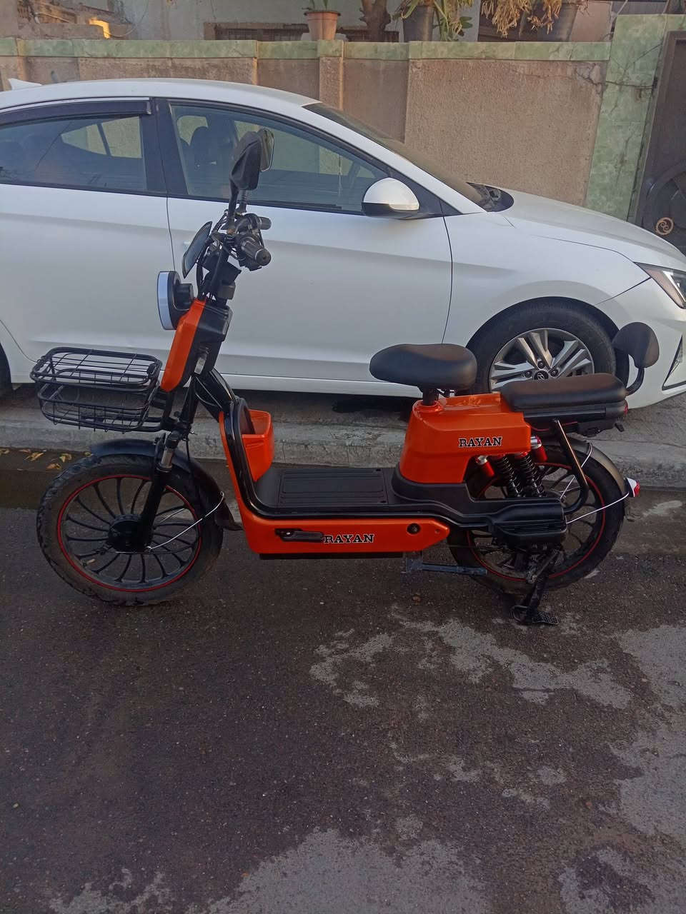 دراجه شحن لبيع بدون بطاريات الدراجه كلشي شغال بيهاا سعر 200 وبيهاا مجال العنوان بغداد حي العامل رقمي ***********
