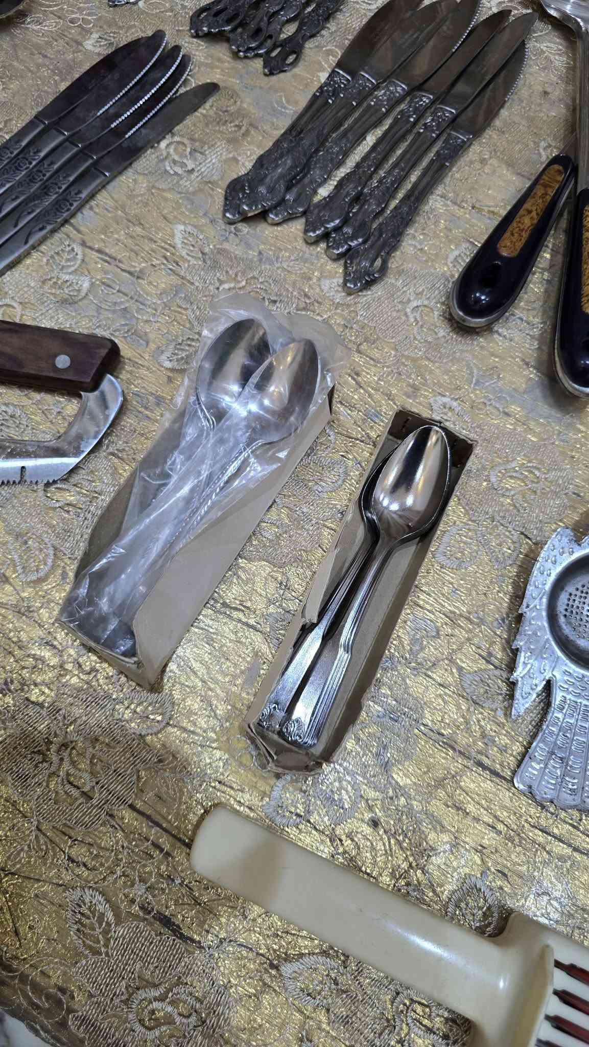 غير مستخدمه
مجموعة أدوات مطبخ 
أسواق مركزية 
للاستفسار مراسله الصفحه 
او الاتصال ***********

