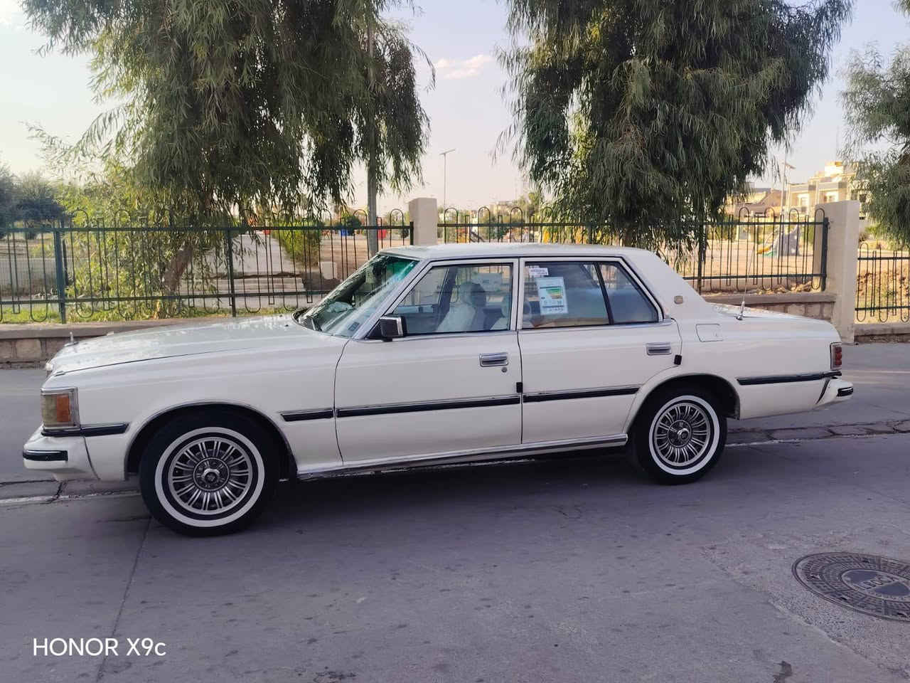 السلام عليكم سياره سوبر موديل 1982 رقم نينوى ألماني طخم جديد تواير جديد صباغ مكانت محرك كير بطه 2500شرط دخل جديد لايتات جديد وايرمنيا شغاله شاشه طخم سماعات 🔊 جديد مكان السيارة الموصل الجانب الايمن السعر 38 وبيها مجال 
***********
***********
