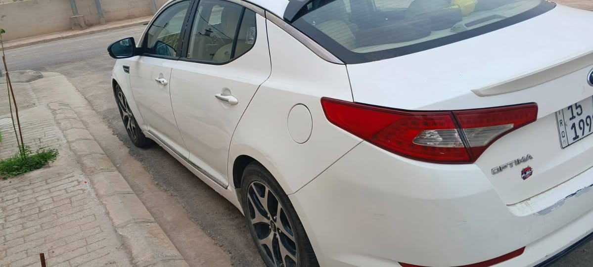 السلام عليكم
كيا اوبتما 2013 خليجي فول مواصفات عدا البنوراما مكينه 2400 

مري شفط 

اشاير مري 

تحكم ستيرن 

شفتات ستيرن 

شاشه 

كاميرا خلفيه 

حساسات خلفيه 

تخم تاير 

باتري جديد 

ادامه قبل شهرين 

مكان السياره كربلاء المقدسه 

مكلف بالنشر 

السعر 115 وبيه مجال للشراي 

***********
