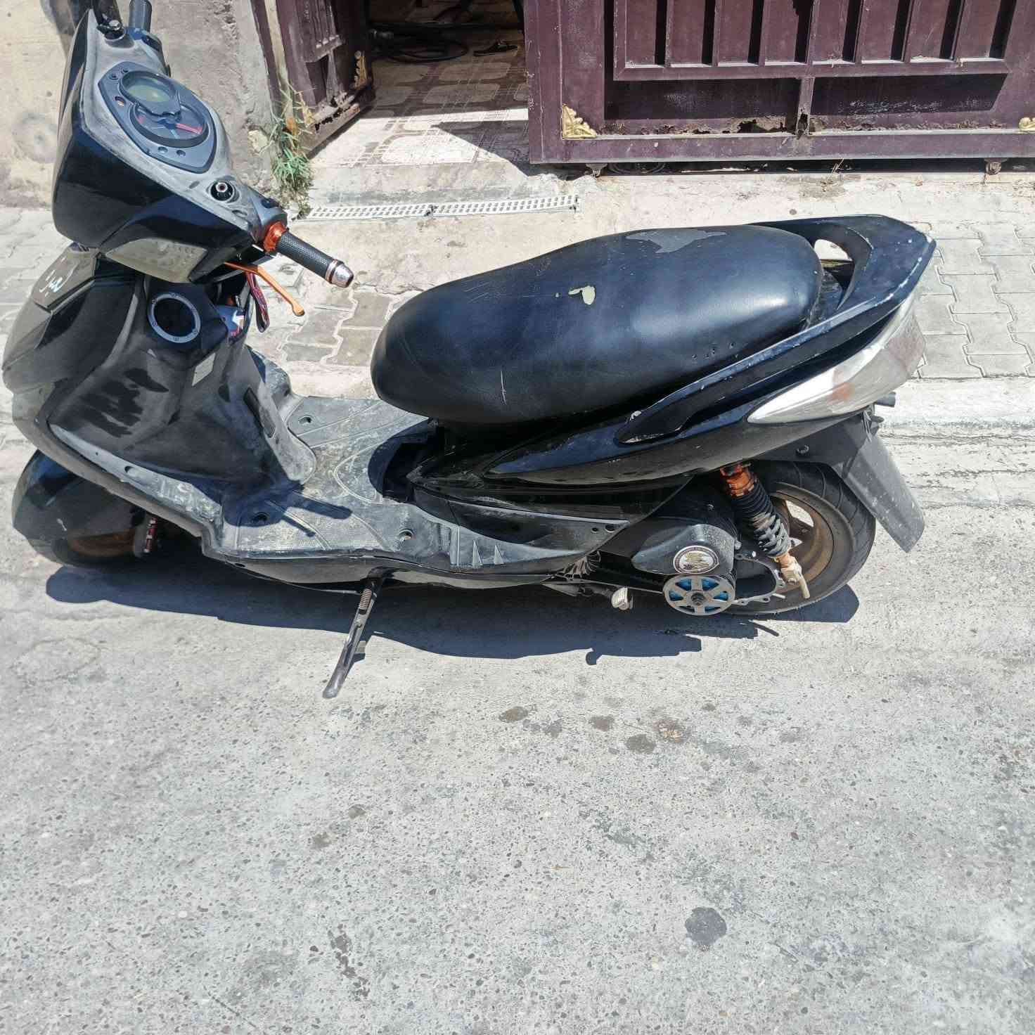 السلام عليكم دراجه للبيع سكنس ياباني فحل جديده نظيفه بلاديه كفرات بلاديه مكينه بلاديه م شلعه معدل اي نقص ما بيها عنوان ديالى بعقوبه تحرير دور الضباط سعر خاص رقمي هاتف وتساب كفاله عامه ***********
