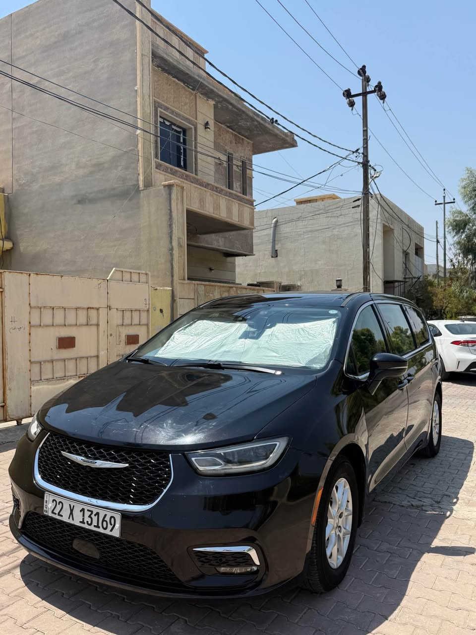 سلام عليكم 
للبيع او مراوس حسب قناعة 

Chrysler pacifica touring L 2024 v6

كرايسلر باسفيكا تورنك ال ٢٠٢٤ 
سيارة عائلية 7راكب فول سياحي vip 
رقم اربيل بسمي شرط تحويل وكاله + دفتر خروجية 
ماشي 44 الف كم فقط وقابل للزيادة 
محرك V6 سعة 3.6 لتر Pentastar
قوة 287 حصان
عزم 355 نيوتن متر
كير أوتوماتيك 9 سرعات
دفع أمامي FWD
خزان وقود 72 لتر تقريباً
صرفية وقود:
مدينة: 19 MPG
طريق سريع: 28 MPG
معدل: 22 MPG 
✅ أبواب جانبية كهربائية منزلقة
✅ باب خلفي كهربائي
✅ تشغيل عن بعد Remote Start
✅ دخول ذكي Keyless Entry
✅ تشغيل زر Start/Stop
✅ شاشة Uconnect 5 قياس 10.1 إنج
✅ Apple CarPlay
✅ Android Auto
✅ Bluetooth
✅ أوامر صوتية
✅ تحديثات OTA
✅ شاشة معلومات رقمية للسائق
✅ منفذي USB أماميين وخلفيين
✅ تكييف أوتوماتيك ثنائي المناطق
✅ تكييف خلفي مستقل
✅ مقاعد أمامية مدفأة
✅ مقعد السائق كهربائي 12 اتجاه
✅ دعم قطني كهربائي للسائق
✅ مقود مدفأ ومكسو بالجلد
✅ ستائر تخزين كثيرة داخل السيارة
الصف الثاني يختفي بالكامل بالأرضية.
الصف الثالث يختفي بالكامل بالأرضية.
تتحول السيارة تقريباً إلى فان شحن خلال دقائق.
ملاحظة /ضرر جامرلغ بونيت باب سايق فقط صبغ شرط بدون دواخل 
مكان سيارة كركوك للاستفسار ***********
✅ Adaptive Cruise Control
✅ Lane Keep Assist
✅ Lane Departure Warning
✅ Blind Spot Monitoring
✅ Rear Cross Traffic Alert
✅ Forward Collision Warning
✅ Automatic Emergency Braking
✅ Rear Parking Sensors
✅ كاميرا خلفية ParkView
✅ Hill Hold Assist كركوك, العراق
