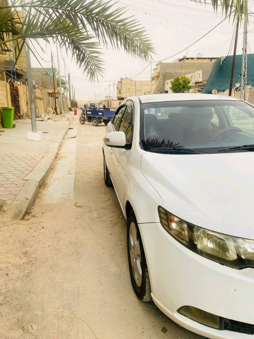 سيراتو 11خليجي معروضه ب 96 وبيها مجال 
التفاصيل موجودة بالسونار المكان واسط الصويرة.  
داخل لونين 
شاشة 
كامرة 
مكينة 1600
كير اربع نمر 
شادلها مكينة جديدة 
حساسات اشاير بالمري 
حدادية جديدة 
تخم تاير جديد 
رقم سليمانية دولي سنوية 2030
 ***********