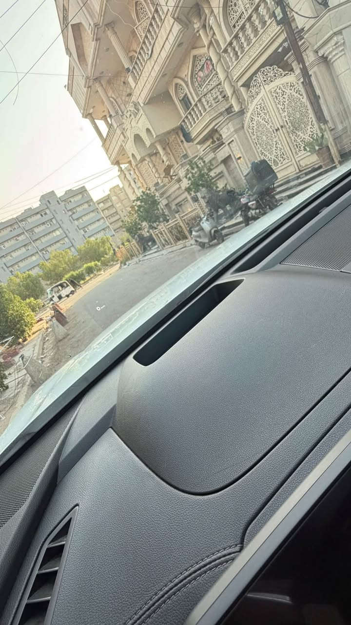السلام عليكم كيا سورنتو ٢٠٢٥    ماشيه ١٧ الف كفاله عامه السعر ٣١٤ ورقه
(الموصفات)

بنرامه
داشتو
ويل ٢٠
دبل كامرة
حساس خلفي امامي
كير ماوس.                              الجام كله مغلف عازل حرارة
شاشه متصله 
٧ راكب
٣ قطع تبريد
مكنيه ٦ سلندر ٣٥٠٠
سايد بريك بصمه
٤ انضمه قيادة
الد امامي وخلفي
جنطه كهرباء 
كشنات كهرباء 

رقم بغداد تحويل ثاني يوم

بغداد البلديات 

***********
