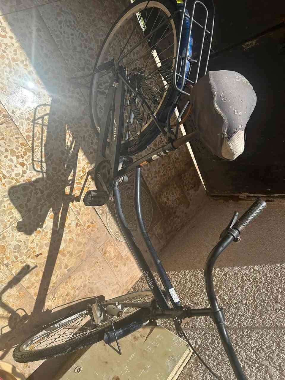 بناتي ب٦٠ الف بحالة جيدة
المكان بغداد
***********
