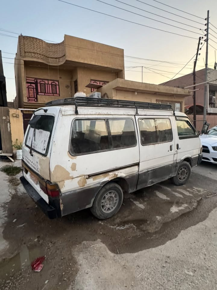 السلام عليكم كيه بسته للبيع موديل ٩٣
كير مكينه جاهزات وخير من الله 

تخم تاير وكير وأكسل نضيفات 
باتري جديد 
مصفره هيئه وغرامات 
رقم صدامي بأسمي

السعر… ٢١$

مكانها بابل 

رقم الهاتف :***********
