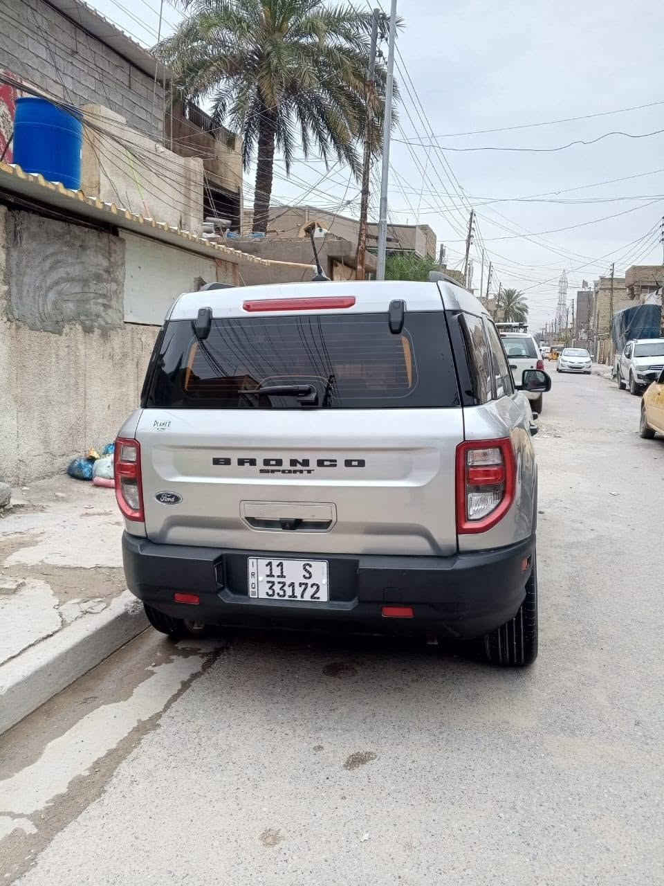 السلام عليكم 
فورد برونكو سبورت FORD 2021
حلوة مرتبه  
- مكفولة كير ومحرك
 وحادثها ،جاملغ يمين وبنيد
ومكانين بارد مكفوله من الصبغ والتبديل 
- ماشية 45 الفmil
- المواصفات/
ـ شاشه ترحيب دجتل  
- محرك 1500 تيربو 
- تحديد مسار 
- كشاف لايت اوتو 
- گير 8 سرع مع مودات قيادة  
-هاند بريك بصمه  
- شاشه كبيره كار بلي +اندرويد اوتو+اواكس+بلوتوث
-كامره خلفيه دوارة 
- مانع انزلاق 
-شاحن type-c
-ماوس انظمة قيادة ثلجي وعادي
-لايتات عدسة زينون led
-سستم صوت bose
-كروز تحديد سرعه 
- اوتو ستوب  اطفاء اقتصادي عند القيادة     
- رادار  امامي لتجنب الحوادث 
-تحديد مسار رادار الخطوط البيضاء
- تحكم ستيرن 
- تحذيرات  تعب السائق اثناء القيادة
وبعد مواصفات هوايه
السعر 138 ورقه بيه مجال حك جيه فقط
العنوان بغداد الدورة 
للاتصال
*********** واتس اب فقط
