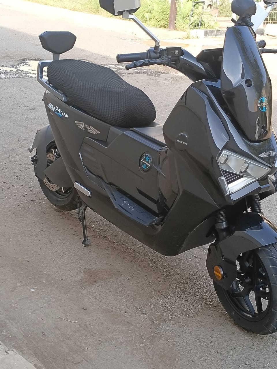 مليون وميه قفل مستعجل 
دايوان سبورت ماشية 2900 فقط
للتواصل *********** بغداد
