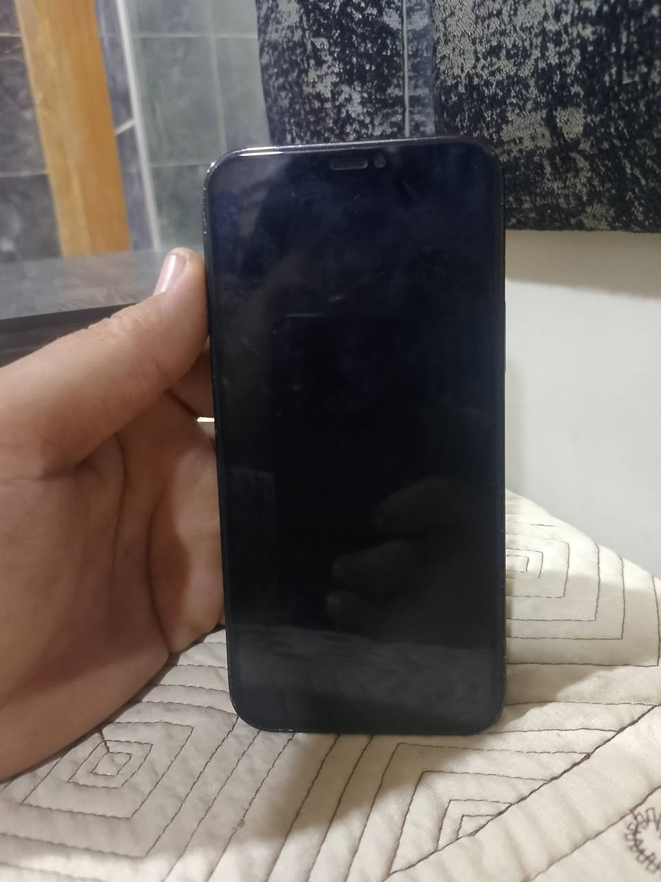 ايفون ١٢ برو • ١٢٨ • شاشه وبطاريه ممتازه