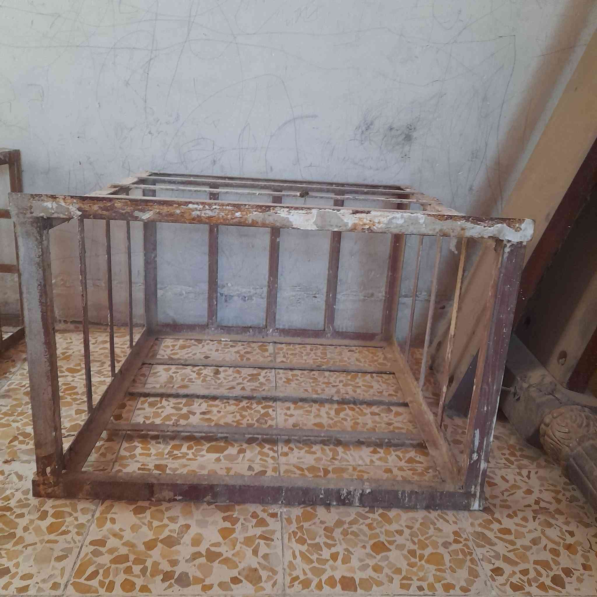 قفص مكيف مضبوط عدد ٢ الواحد ب٢٥ الف و  واتربم بم كونفيرا ب١٠ الف و واتربم برفاب ب١٠ ال وستلايت مع اولمبي سترونك نظيف وقفص اخر كان مربوط مباشر على مربع الشباك ب١٠ الف ويرهم ميز مبرده ايضا زعفرانيه شراي خاص او تواصل وات ساب***********

