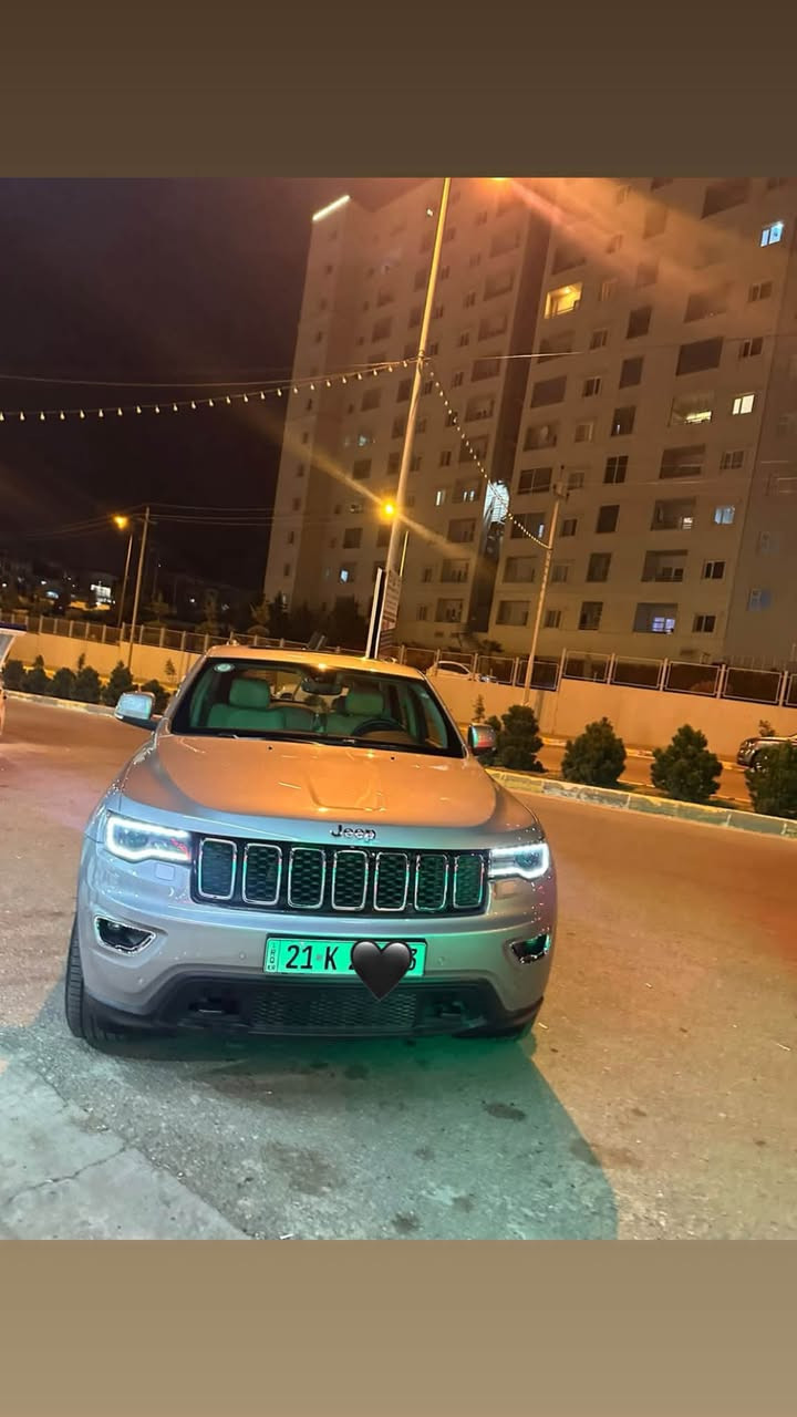 سلام عليكم جيب موديل 2019 وكاله ليث العبيدي  رقم سليمانيه سنويه باسمي السياره مقفوله كفاله عامه  شرط الفحص كير مكينه تبريد كهربائيات كلها شركه ماشيه 40 الف كيلو متر السياره بعدها بحاله الوكاله الداخل زيرو بعده 
مواصفات السياره 
فتحه / بصمه وتشغيل عن بعد / رادارات جانبيه / كشنات كهرباء / مري حانبيه كهرباء / شاشه كبيره / باقي المواصفات معروفه للسياره والسياره مبينه من الصور سعر السياره 26500 وبي مجال بسيط 
مكان السياره بغداد المنصور 
رقم الهاتف 
***********
***********
