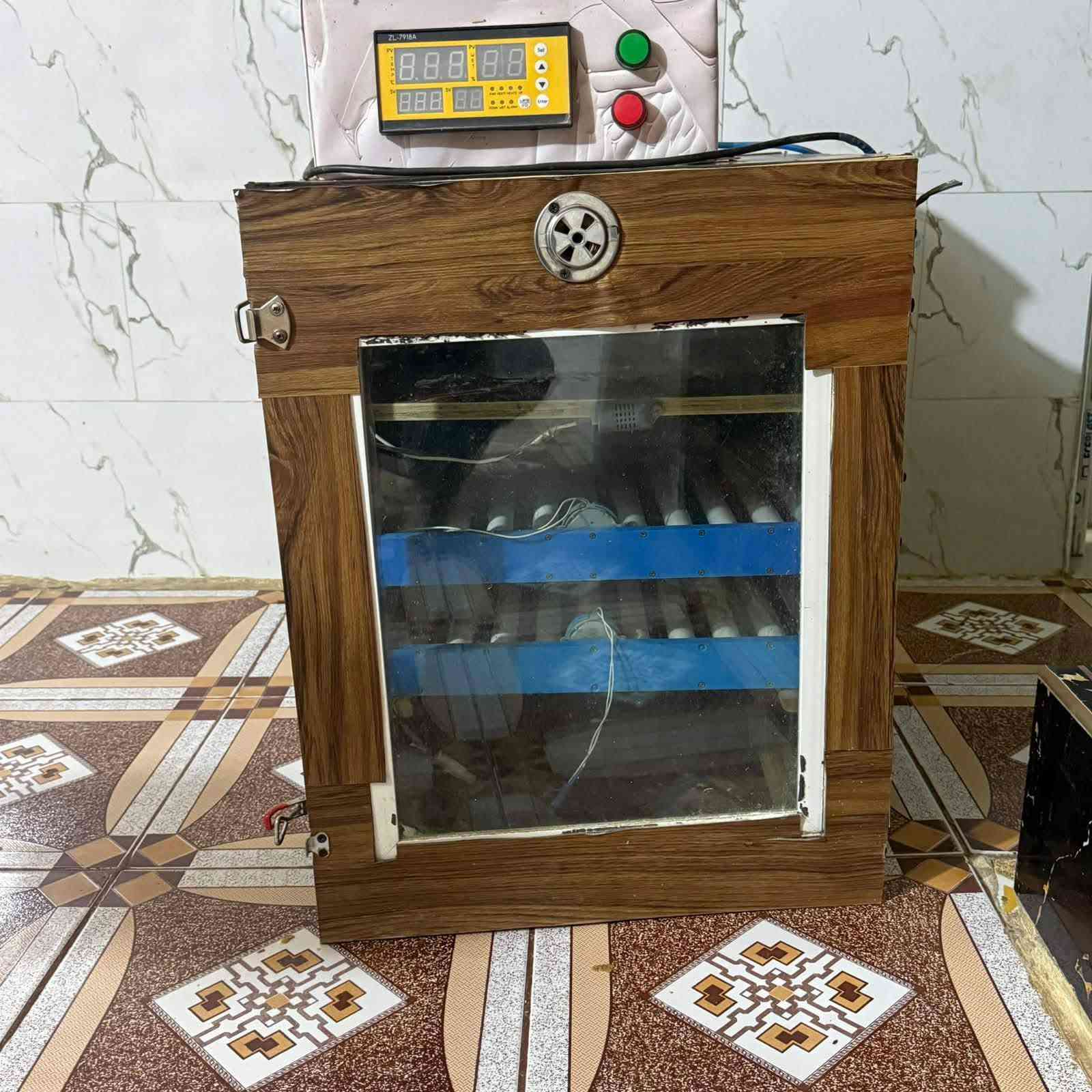 متاح فقاسه
سعه ٢٢٠بيضه
جهازLz الاصلي
نضام وجبات
عدد القلابات 3
