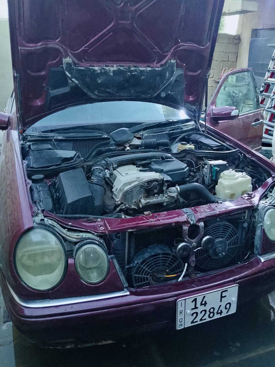 مارسيدس ام عيون W220 موديل 1995
مابيها حادث فقط مصبوغة حزام لا اكثر 

السيارة خير من الله تبريد شغال ومكينة بلادي 

الحدادية جديدة امامي وخلفي 

زوج تايرات جديدات 

لايت عالي زنون 
بانوراما 
بردة خلفية 

مكان : ميسان 

السعر:  67 ورقة وبيها مجال 
الاستفسار: ***********

