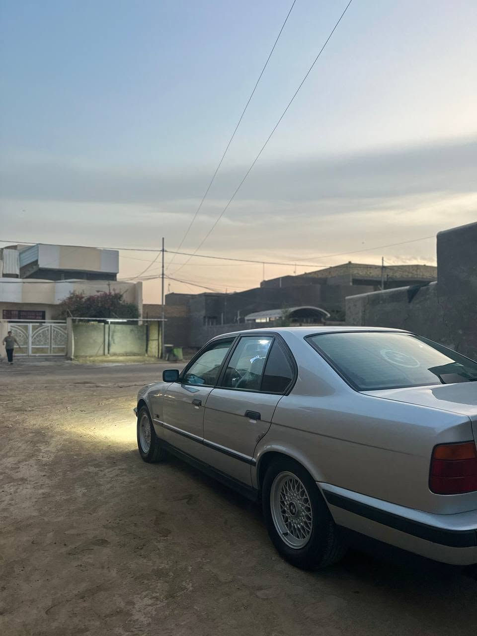 السلام عليكم حبايب 
BMW 525i🇩🇪للبيع 
🪐اصل525 مسكر فانوس 
🪐كير مكينه حداديه كفاله 
🪐موديل 1995
🪐رقم اربيل دولي شرط التحويل 
🪐 تبريد شرط ثلج
🪐منظومت زنون عالي ناصي 
🪐حدادية امامية وخلفية
جديده 100‎%‎ 
🪐ادامه كاملة للمنضومات الاحتراق من فيتبم الى اخره 
🪐راديتر  او حاضن جدد انسى الحماوه نهائياً
🪐غرفه جديده كشنات جلد
🪐  السياره كفاله من البارد عدا الصبغ فقط
🪐تخم ويل خلية اصل وبي تخم تاير جديد اقل الشهر من شديته 
باتري جديد بعده بل ظمان 
🪐سنتر لوك شغال
🪐كل تفاصيل السياره شغاله 
🪐كهربائيات بدون جطلات 
🪐السياره بيه نصبه كلش حلوه وكاعده واحلى من الصور بهواييي 

🪐مكاني بابل المحاويل 

🪐للاستفسار ***********
