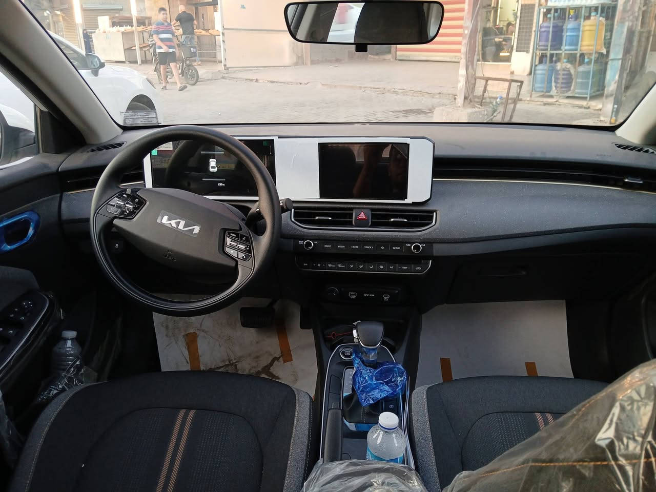 السلام عليكم
🚘 للبيع كيا K3 خليجي — زيرو
✨ كيا K3 خليجي بضمان الوكالة 🔹 محرك 1600 🔹 بصمة + أبواب 2 🔹 مرايا كهرباء وشفط 🔹 تبريد قطتين ❄️ 🔹 تحكم ستيرن جهتين + كروز 🔹 شاشة كبيرة كار بلي
 🔹 خاضعة لضمان الوكالة 🔹 حساس امامي خلفي بلادي
 عداد 200 كم فقط — زيرو السيارة
 🔹 مرقمة بغداد وجاهزة للنقل
⚠️ السيارة بيها أثر حالوب خفيف وقليل .
💰 السعر: 165 ورقة 🔸 بيها مجال قليل .

📍 الموقع: بغداد — الكرخ 📞 ***********
