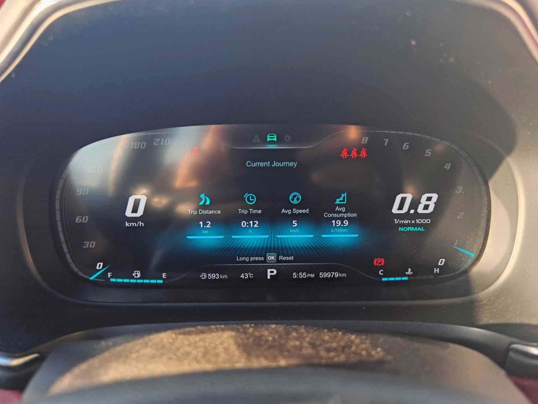 للبيع سيارة ام اجي HS MG 2020 تروفي
#للبيع MG Hs 3.0T فول 1/1
‎‏‎‏‎موديل : 2020 
فئة تروفي اعلى فئة بال hs

‎ المحرك : 2.0  توربو (بنزين)
مع امكانية تفعيل الدفع الرباعي.
سيارة فخمة جدا!

‎‏‎اللون: ابيض 
العداد 60 الف كم 
خليجي من العراق الشركة الرسمية.

بيها بارد بسيط جدا بين باب السائق والخلفي حتى بالصور ممبين وضربات حصو صغير بالجامه الامامية معالجها (بالصور موضحهن) اثر من تطلع على السريع والطرق يطفر عليك.

والباقي شخوط وطخات بالدعاميه وغيرها الي اعتيادي لاي سيارة لأكثر من كم سنة بالشارع. الداخل نظيف جدا.
 
مكان السيارة: بغداد الغدير قرب ساحة ميسلون.

 ‎ السيارة مرقمة بغداد سنوية مجدده لخمس سنوات هاي السنة والرقم جديد ايضا

جميع الصيانة الدورية معمولة لها:
- تبديل دهن محرك وفلاتر محرك والشوته والتبريد كل 4500 كم بافضل الانواع من موتل اكس كلين بلس
- تنظيف ال10 الف وال20 وال30 الكامله مع فلاش دهن محرك بين كل تبديله وتبديله.
- 40 الف تبديل زيت الكير مع الفلتر.
- 50 الف تنظيف محرك والخزان تنظيفه ال bg الكامل 4 علب. 
- اطارات حديثة قبل سنه مبدل صيني اصلي معروف.
- تبديل وتنظيف سائل الفريزر مبرد السيارة بالشركه.
- تبديل بطارية AGM تركي Mutlu اصلي وكالة 70 امبير قبل كم شهر اطول اكثر من 3.5 الى 4 سنين يله يحتاج تبدله.
- يعني مصاريف الصيانه الدوريه الى حد ال 60 الف كم المكلفه كلها كامله ميحتاج تحير بيها.

المواصفات:
داخل جلد احمر 
محرك 2.0 تيربو
ناقل سرعة دبل كلتش 7 سرعات
قوة المحرك 231 حصان
عزم الدوران 360 نيوتن/متر
‏نضام AWD فور ويل
جنط 18 المنيوم
اطارات جديده
مصابيح نهارية LED
اضاءة ترحيبية
هاند بريك الكتروني ( بصمة هاند بريك)
مكابح انتظار الكترونية AutoHold
‏A.B.S
نظام الثبات الالكتروني ESP
نظام توزيع قوة الكبح EPD
نظام مكابح المنعطفات CBC
نظام مراقبة ضغط الهواء في الاطارات
نظام مساعد صعود التلال HAC
نظام مساعد نزول التلال HDC
نظام مكابح من كونتينتال
حساس خلفي
نظام ايقاف المحرك عند الانتظار Stop&Go
مرايا كهربائية مع تدفئة
اشارات في المرايا الجانبية
مرايا قابلة للطي كهربائيا
مقود جلد
فتحة تكيييف خلفي
نوافذ كهربائية مع فتح واغلاف اوتوماتيكي
مثبت سرعة
بصمة
مقود قابل للتعديل
شاشة 10.1 انج
نظام ملاحة (نافيجيشن)
ثلاجة
بلوتوث
مداخل USB  مع شاحن
‏Android Auto
‏Apple Car Play
تحكم بالمقود
عادم مزدوج ( دبل اكزوزت)
ارضيات MG
كروم حول النوافذ
شبكة كروم
مرآة داخلية تعتيم
فلتر لتنقية الهواء و فلتر للغبار
مقابض كروم
حساس مطر
اغلاق النوافذ تلقائيا عند قفل السيارة
مصابيح امامية LED كريستال
مصابيح خلفية LED مع اضاءة تتابعية
اضاءة داخلية 44 لون
6 وسائد هوائية
نظام كشف النقطة العمياء
حساس لكشف السير الجانبي عند الرجوع للخلف بالسنتمترات يطلع المسافة
انذار فتح الابواب للاطفال
مقاعد امامية كهربائية
مقاعد رياضية فاخرة مطعمة بالكنتارا
ناقل سرعة في المقود (بادل شيفتر)
تكييف الكتروني ثنائي المنطقة
فتحة سقف بانوراما
حقيبة كهربائية شفط (دبة كهربائية)
شاشة عدادات 12.3 انش
4 أنظمة قيادة سبورت/قياسي/اقتصادي/مخصص
نظام قياد Super Sport للسرعة الفائقة

 
السعر 145 ورقة

الاتصال راسل الحساب او رقم الهاتف:
***********

نص مكتوب في الصور:
- HS