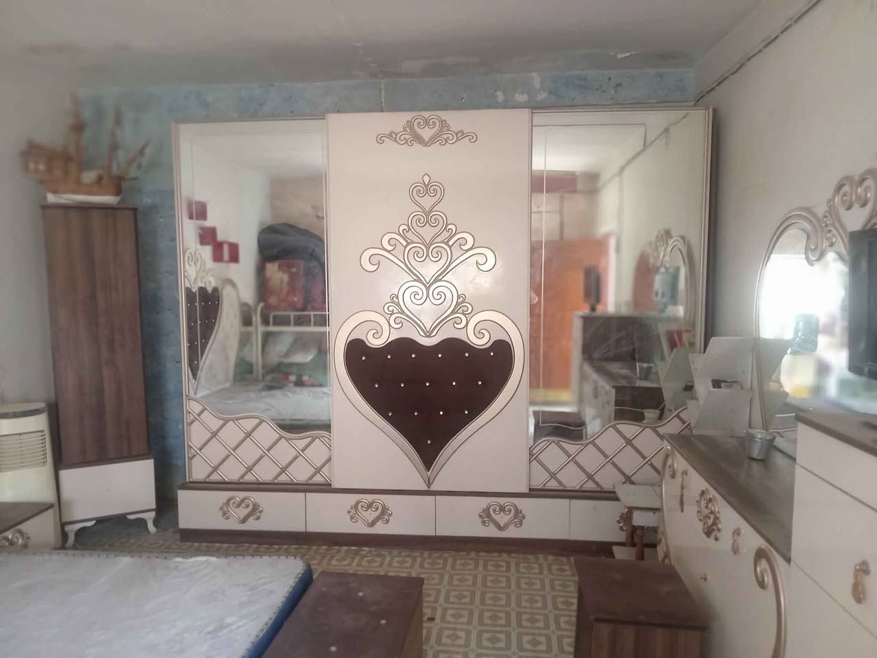 غرفة نوم تركي درجه أوله نضيفه كلش اي ضرر ماكو سعره ٧٠٠ وبيه مجال مكاني الكاظميه اجكوك ***********
*********** بغداد, العراق
