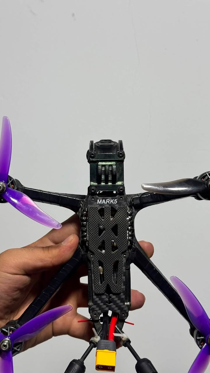 🚁 FPV للبيع 🔥

• Frame: RC Mark 5
• Camera: DJI O4 Pro
• Receiver: ELRS 2.4GHz
• Stack: SpeedyBee 50 A
• جاهز للطيران والتجربة

🎮 Jumper T15 ELRS
• شاشة 3.5”
• Hall Gimbals
• EdgeTX
• ELRS 2.4GHz

📦 البيع كامل: FPV + O4 Pro + Jumper T15

💰 السعر: خاص
📱 واتساب: ***********
