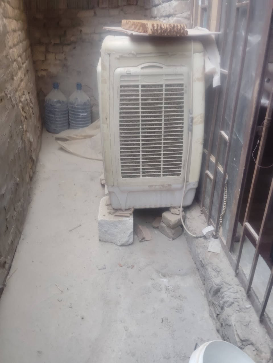 مبردة نظيفه عل عل الفحص طباخ ابو الجدحة هم عل الفحص اثنينهم  75 حلة الثوره ***********
