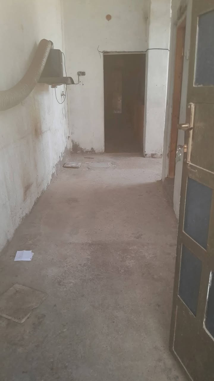 السلام عليكم بيت  للبيع  المساحة ١٢٠ بالعكيلي ورة حسينية الرسول الاعظم غرفتين وأستقبال ومطبخ ومنور السعر  ٢٣  الغرفتين عكاعدة والاستقبال والمنور سندويج / أتصال *********** /  لي يسألون عن المي انتم ماتعرفون بمناطقكم يوم بيوم مرات اكو وماكو والناس عدها تانكيات وتترس كل سنة هيج  بس هاي الشهرين رجاءا لحد يسألني هي مناطقكم وانتم  تعرفونها
