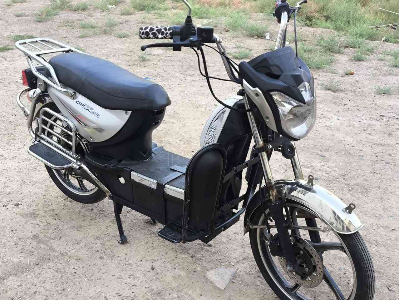 بايسكل شحن اقل بطاريه 9 ونص 
نظيف مكان رمادي
للاستفسار ***********
