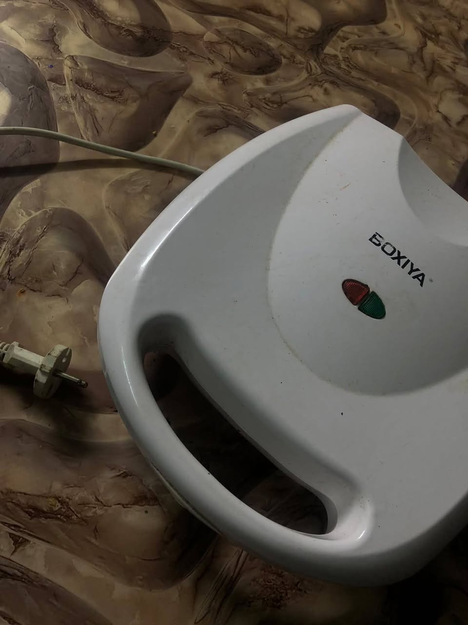 زولية ٣×٢ • تحتاج غسيل • جهاز كليجة نضيف