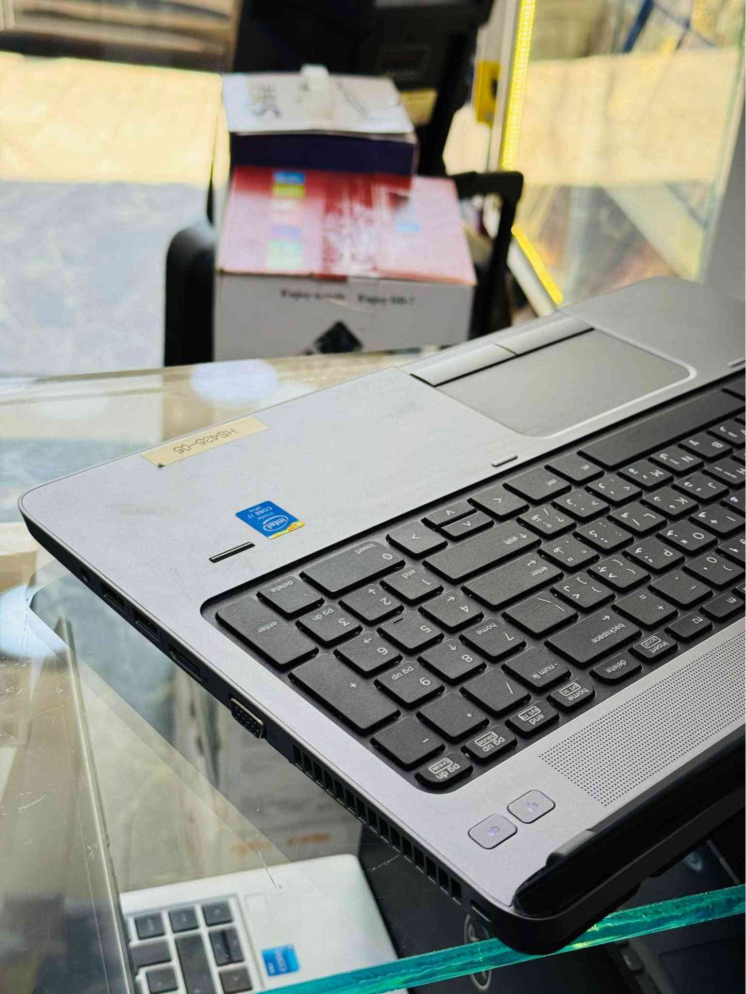 Core I 7 جيل الرابع 
رام ٨ كيكا 
هارد تخزين حجم 256 ssd 
شاشه كبيرة ١٥.٦ فول اج دي 
بطارية جديدة تدوم ساعتين واكثر 
نظافة اللابتوب ١٠٠٪؜ 
مع الشاحنه الاصلية 

موصل الزهور دورة سيدتي الجميلة 
*********** موصل, نينوى
