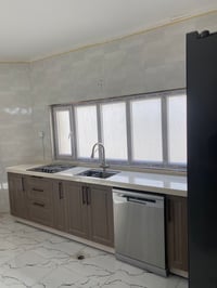 مطبخ للبيع مع السنك والكاونترات والملحقات  ملاحظة (تم بيع الأجهزة جميع...