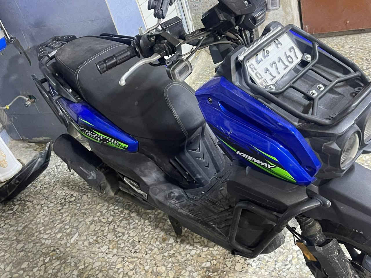 سلام عليكم درجة كيت كاواي إيطالي محرك 170 مرقمة رقم ربيل ماخذه من عجله لخليج درجة بعدها محوله بسمي يعني ليشتريه  كبل صير بسماء  لدرجه لمحرك كلا جديد   مكفول سعره خاص  لشري  يتصل على الرقم ***********
