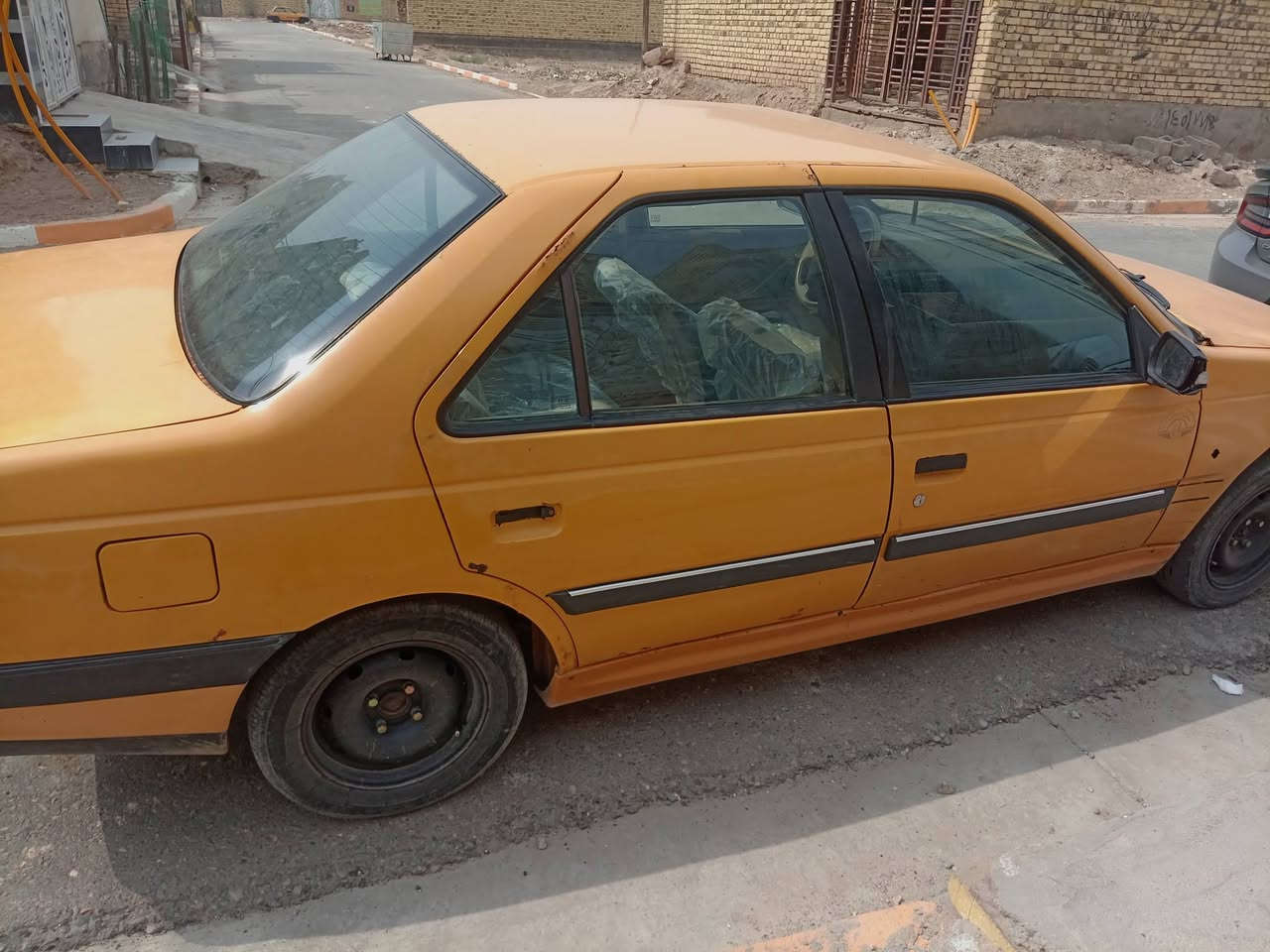 سلام عليكم بيجو ٤٠٥ موديل ٢٠١٢ للبيع سياره حلوه ونضيفه كهربائيات شغاله تبريد حماوه جوه الربع مكينه كير نضيفات سعر ١٥ وبيه مجال بسيط مكان سيار ميسان نهاوند ***********
