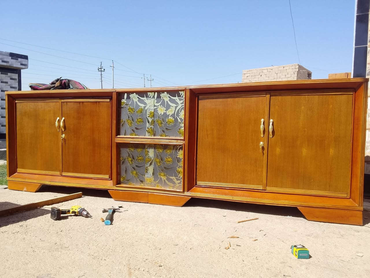 سلام عليكم يوجد بوفية صاج ٣متار للبيع السعر ١٧٥بيها مجال العنوان قضاء الرمانه الاستفسار علا رقم الهاتف ***********
