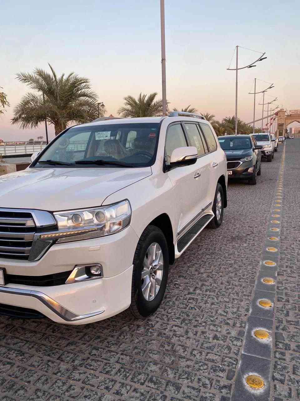 لاندكروز 2017 ساز كفاله عامه من كلشي 
حتى من البارد والشخط والرصعه 
رقم بغداد انكليزي سنويه لل 31 وهزه جديده رقم حلو مشروع وطني 
كشنين كهرباء دكمتين 
ماوس 
اربع كامرات 
طفايه 
حساس امامي خلفي 
ثلاث خانات تبريد + ثلاجه 
لد امامي خلفي 
تبريد بيانو مناخ منفصل 
دوس ليزريه 
دبل شاشه سقفيه دي في دي 
دشبول صاج 
كشنات جلد 
تشغيل عن بعد 
فتحه 
لايت عالي ناصي عدسه 
بلاجكتور بلبنيد بلادي بلساز اجه ولدات جوه السياره بلادي 
تخم تاير جديد توني شاده 
باتري جديد 
عده ما نازله كتلوكات الشركه مامفتوحه سبير منازل شرط الكشنات الخلفيه ما نازلات 
للبيع او للمراوس السعر 455$ وبيه مجال 
للستفسار 
***********
***********
كفاله عامه من كلشي 
مكان السياره بصره مشروع وطني تحويل جميع المحافظات Singapore
