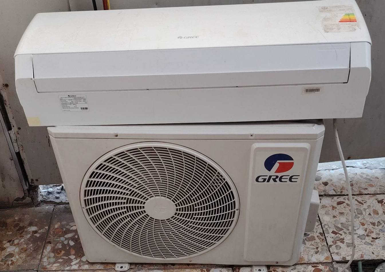 سبلت 2 طن كري نظيف جدا جدا 
كامل غاز مع بواري 410 السعر 375 
للاستفسار ***********
