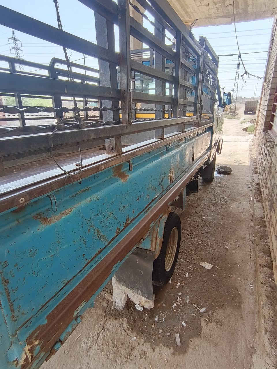 السلام عليكم للبيع كية بنكو موديل 96  السيارة نضيفة كشرها نضيف مابيها قطرة صبغ على الشركة السيارة دوشمتها جديدة أو سدر جديد تايرات الخلفيات جدد التفاصيل أكثر والسعر اتصل على الرقم ***********
